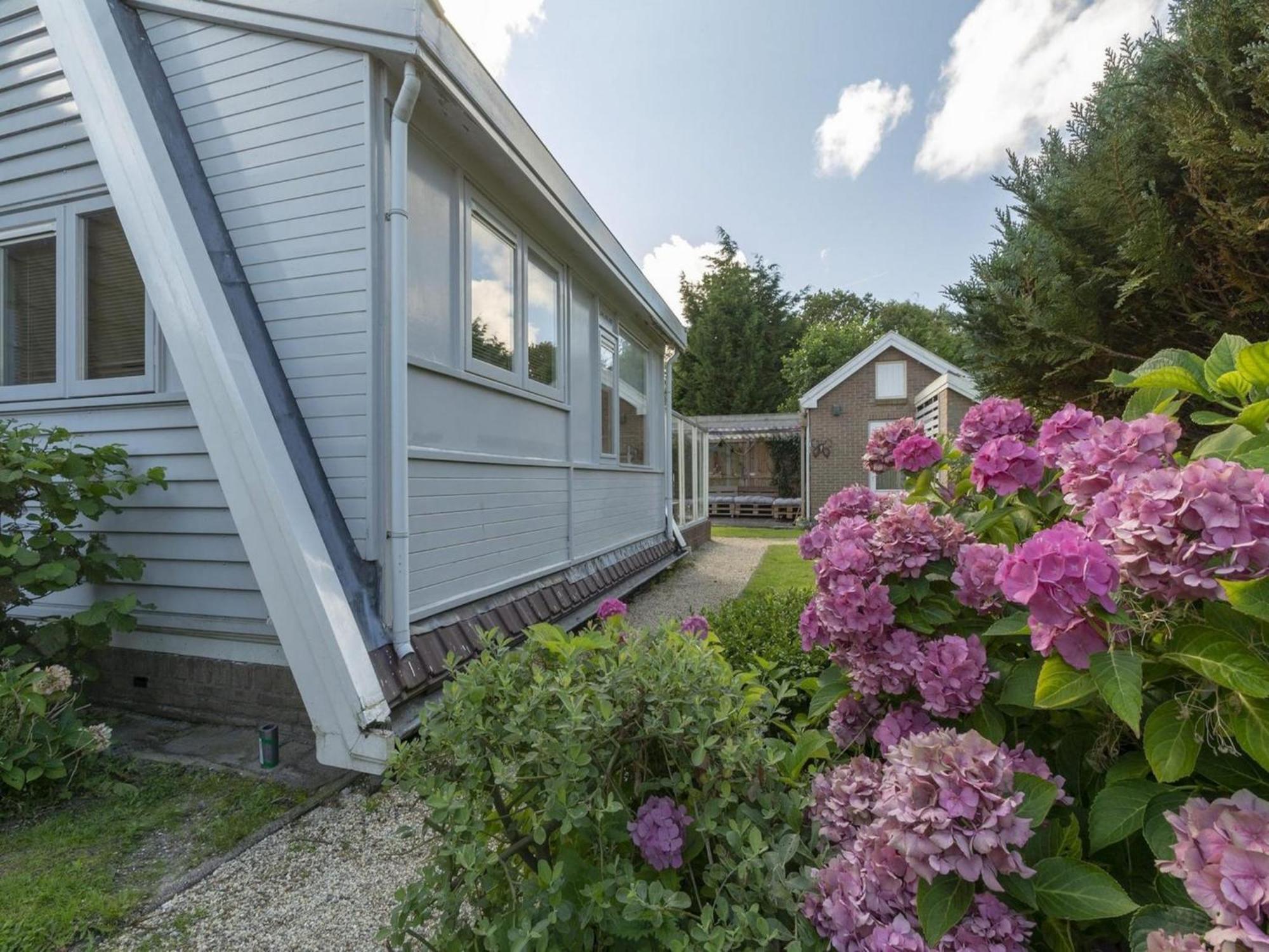 Cozy Holiday Home With Garden Sint Maartensvlotbrug Ngoại thất bức ảnh